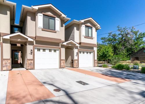Boho Townhome in Carson City 10 Mins From Downtown 30 Mins To Lake Tahoe