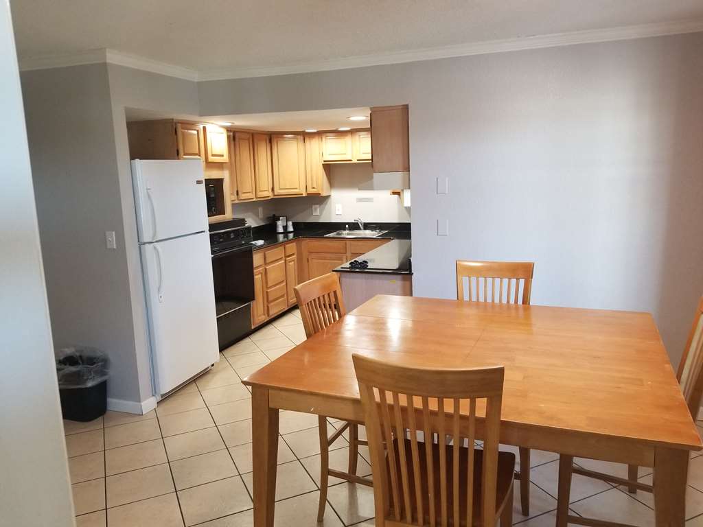 Best Western Plus Holiday Sands Inn & Suites - photo 14