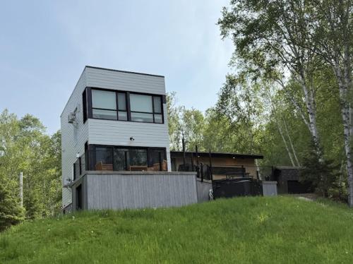 Dazzling 32 nights min Nature Hot tub — hotel in Saint-Michel-Des-Saints