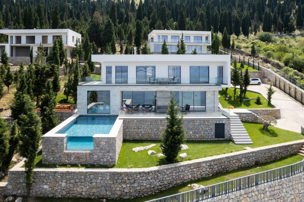 The Luxury Villa by PikHost — 4-Star Luxury Hotel in Shkoder, Albania