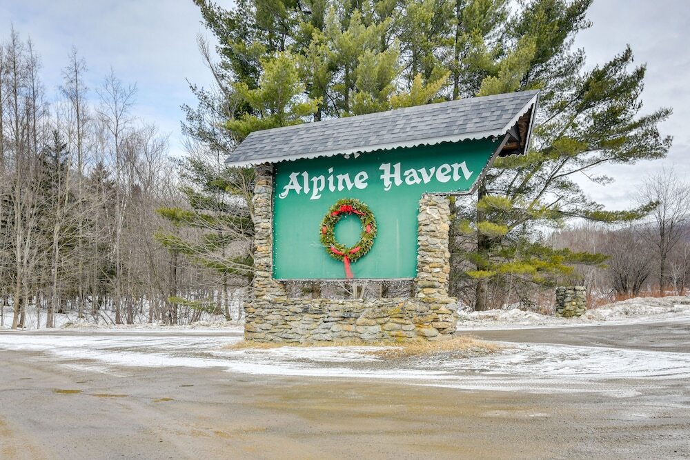 Pet friendly Home w Deck: 4 Mi to Jay Peak Resort - photo 17