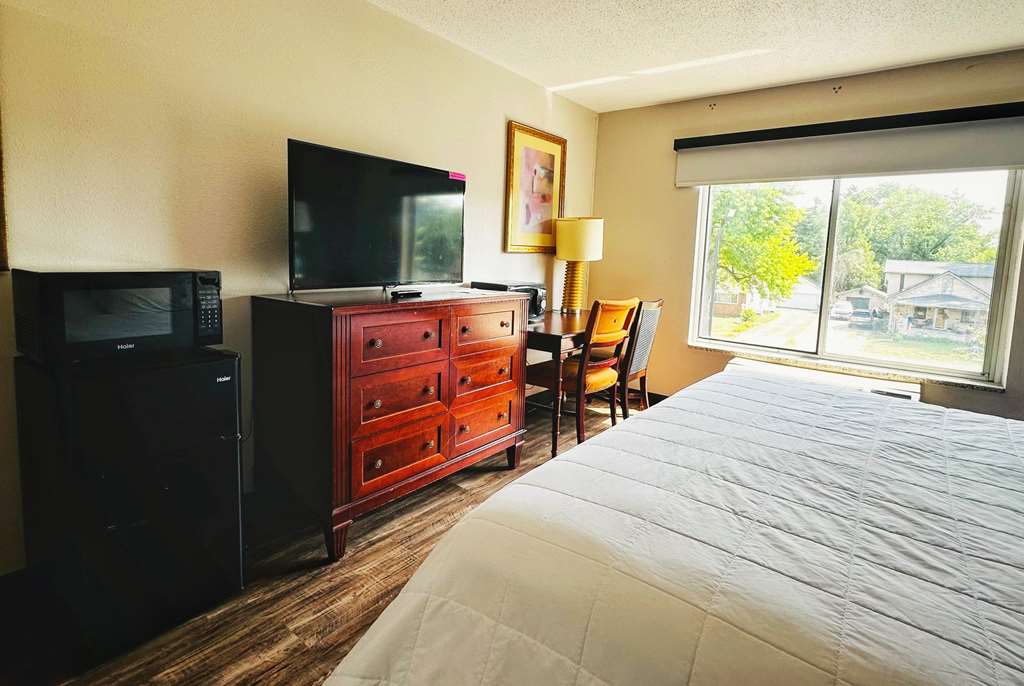 Baymont Inn and Suites by Wyndham Columbus Near OSU - photo 24