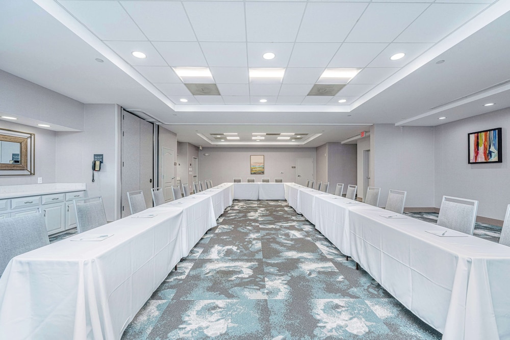 Hilton Garden Inn Charleston Airport - photo 48