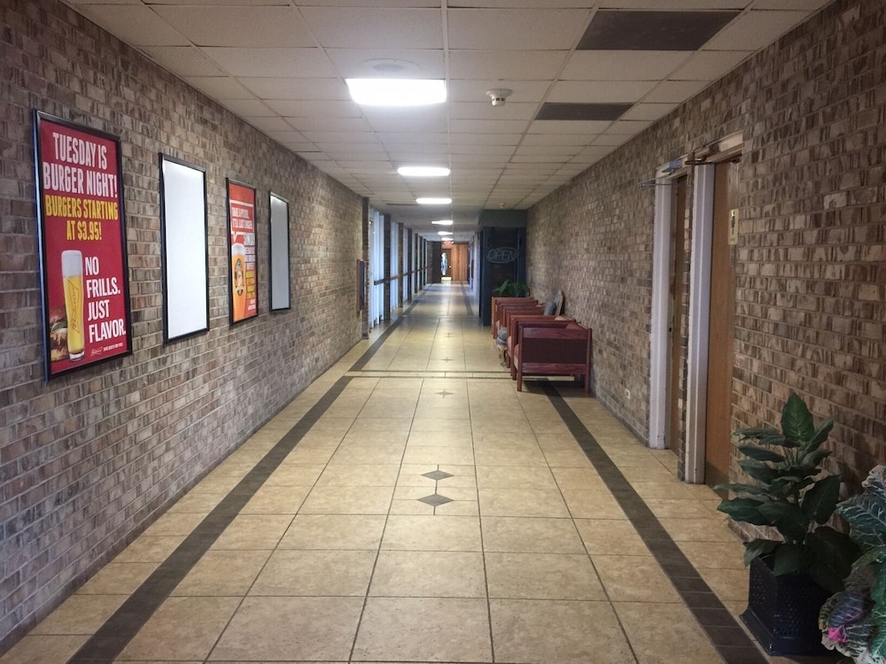 Morris Grand Hotel and Conference Center - photo 14