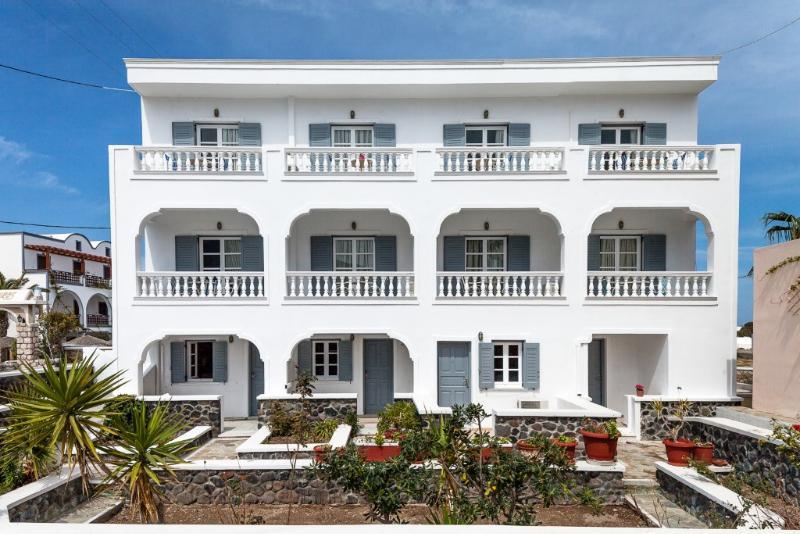 Avraki Hotel — Fira — photo 3