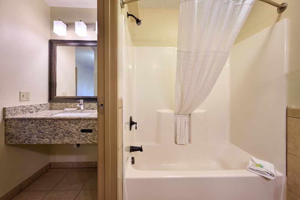 AmericInn by Wyndham Hailey Sun Valley - photo 18