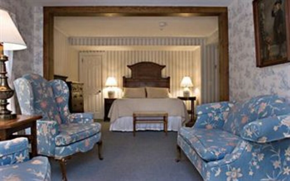 Arlington's West Mountain Inn - photo 34