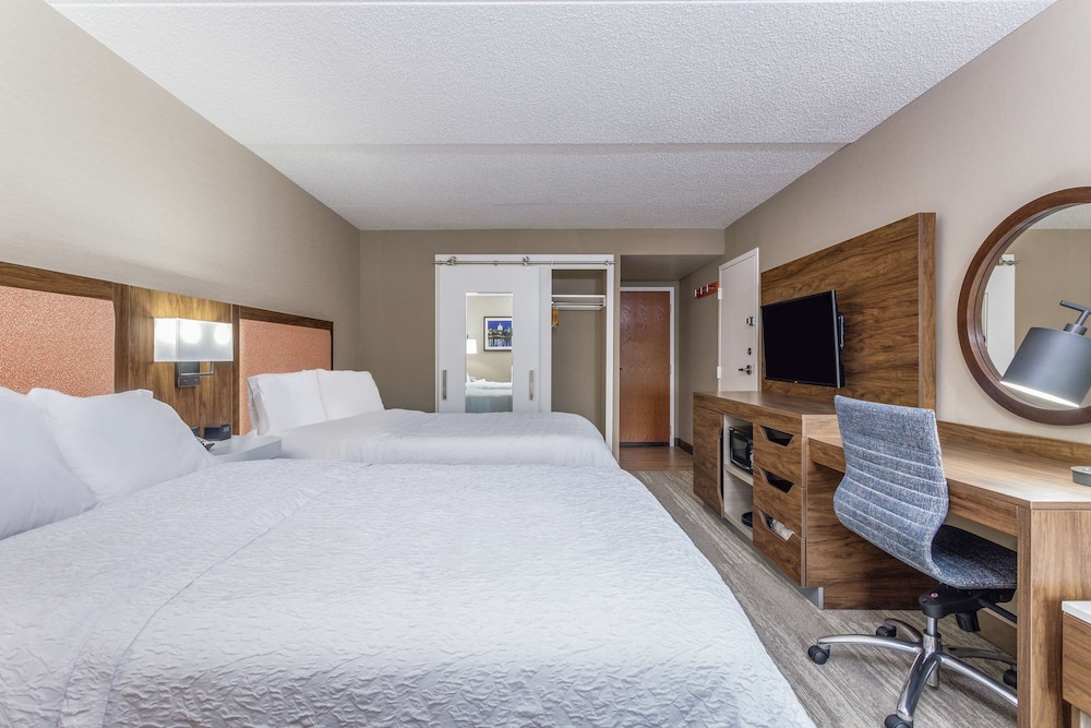 Hampton Inn Harrisburg East - photo 20