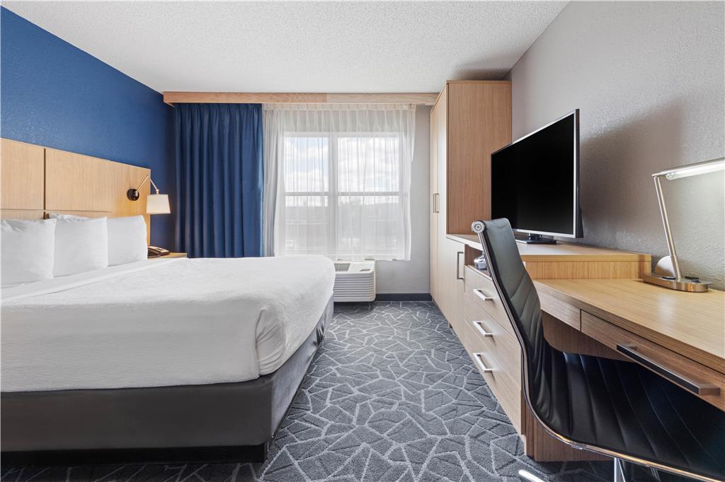 Best Western Eau Claire South - photo 9