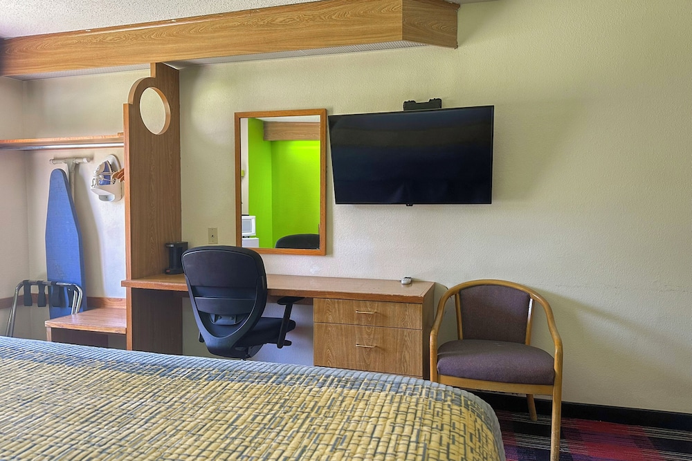 Classic Inn By OYO I 240 Near Memphis Airport - photo 46