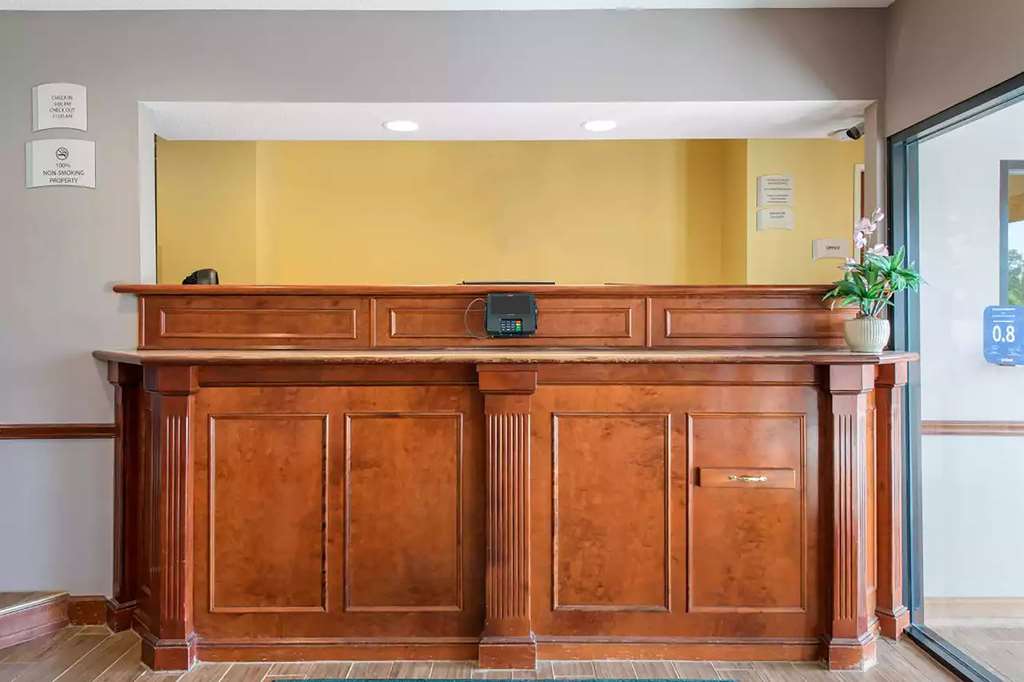 Baymont by Wyndham Port Wentworth - photo 2