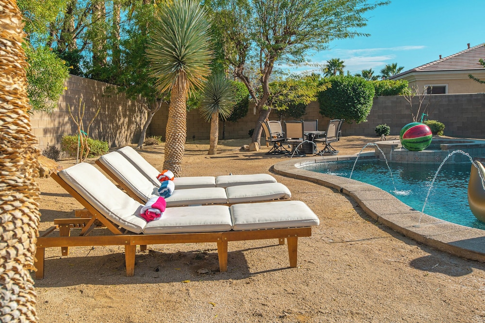 Luxury Resort Style Living w Pool & Jacuzzi - photo 46