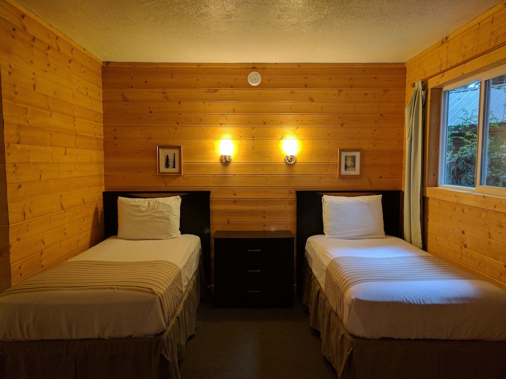 Emerald Forest Cabins - photo 24