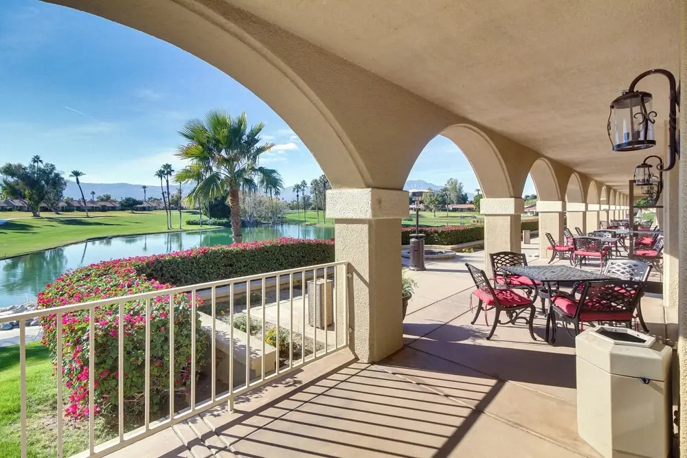 Pet friendly Palm Desert Gem on Golf Course - photo 16