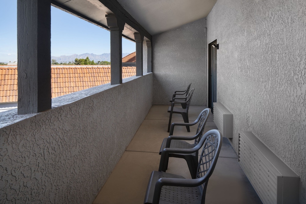 Four Points by Sheraton Tucson Airport - photo 13