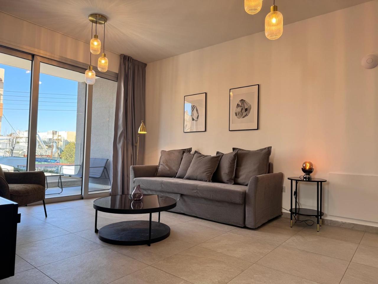 City Hall Suites — 4-Star Luxury Hotel in Limassol, Cyprus