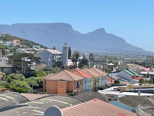 Muizenberg apartment 100m from beach
