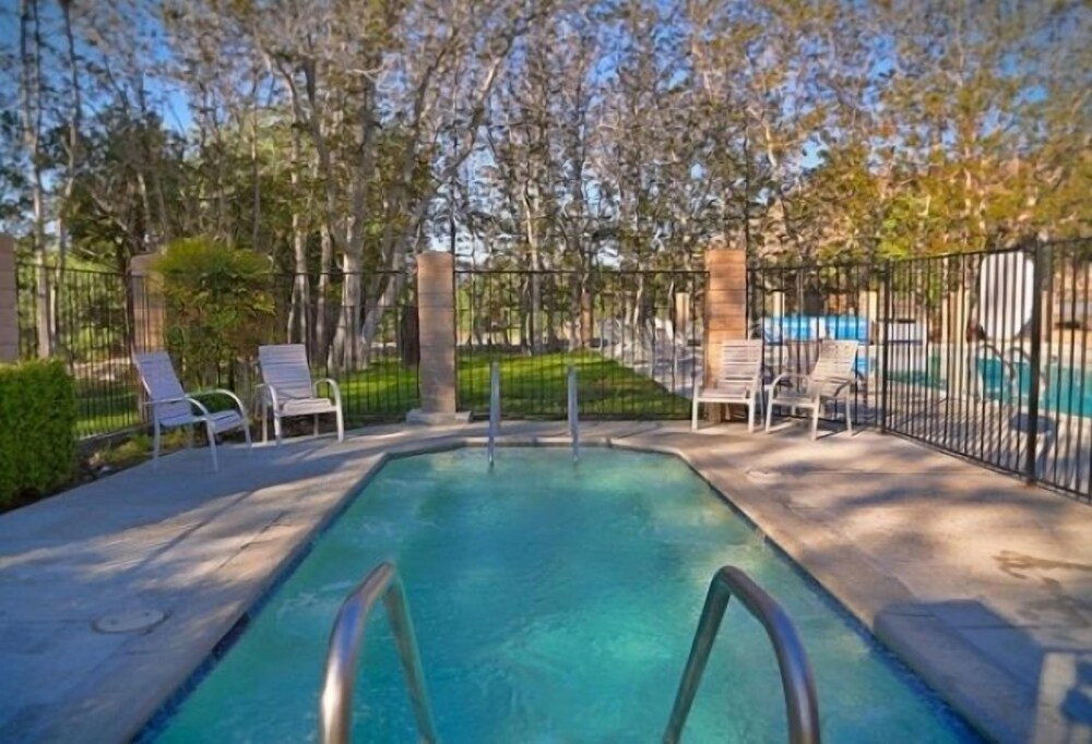 Soledad Canyon RV & Camping Resort - photo 4