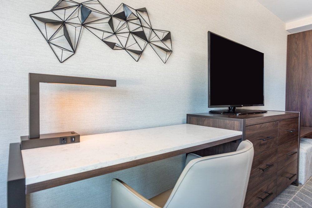Holiday Inn Boston Logan Airport Chelsea by IHG - photo 7