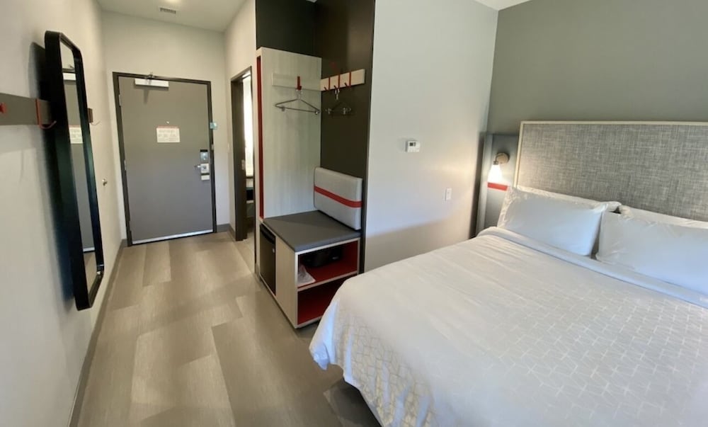 avid hotel Macon North by IHG - photo 13