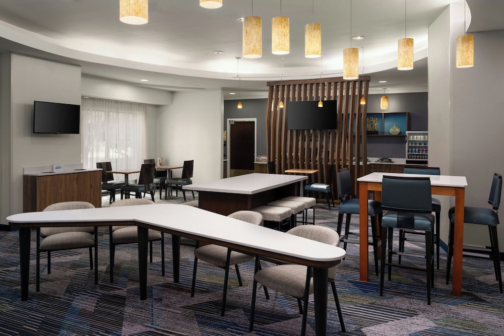 SpringHill Suites by Marriott Fort Myers Airport - photo 2