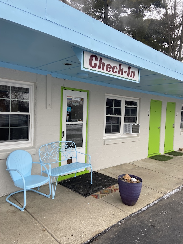 Yellow Springs Motel - photo 13