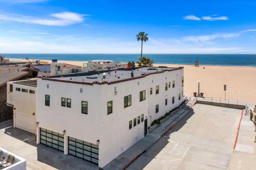 1628 West Oceanfront Oasis 9 in Newport Beach, United States