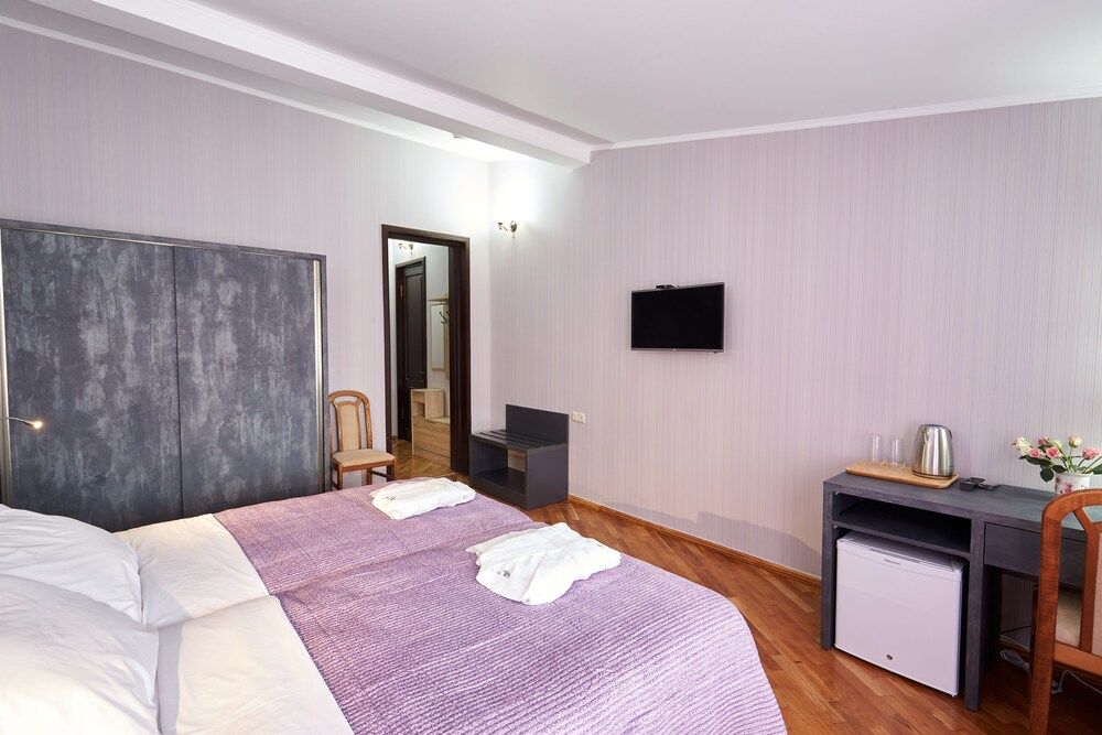 Hotel Antique Resorts