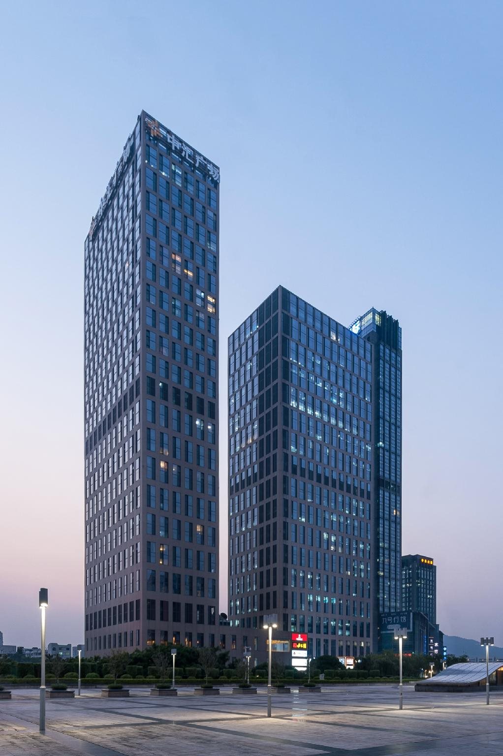 Central Plaza — 4-Star Luxury Hotel in Guangzhou, People's Republic of China