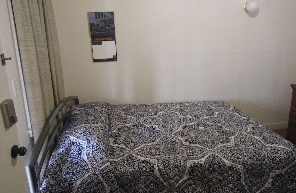 EL Amigo Motel in Turlock, United States