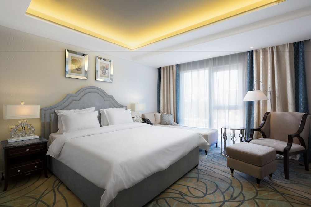 Marina Yacht Hotel — 4-Star Luxury Hotel in Sochi, Russia