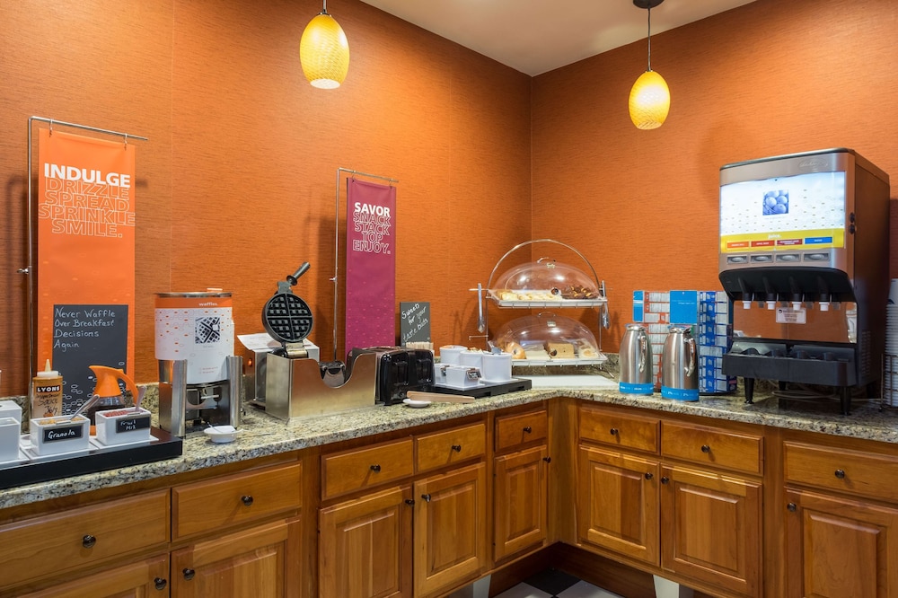 Hampton Inn Waterville - photo 50