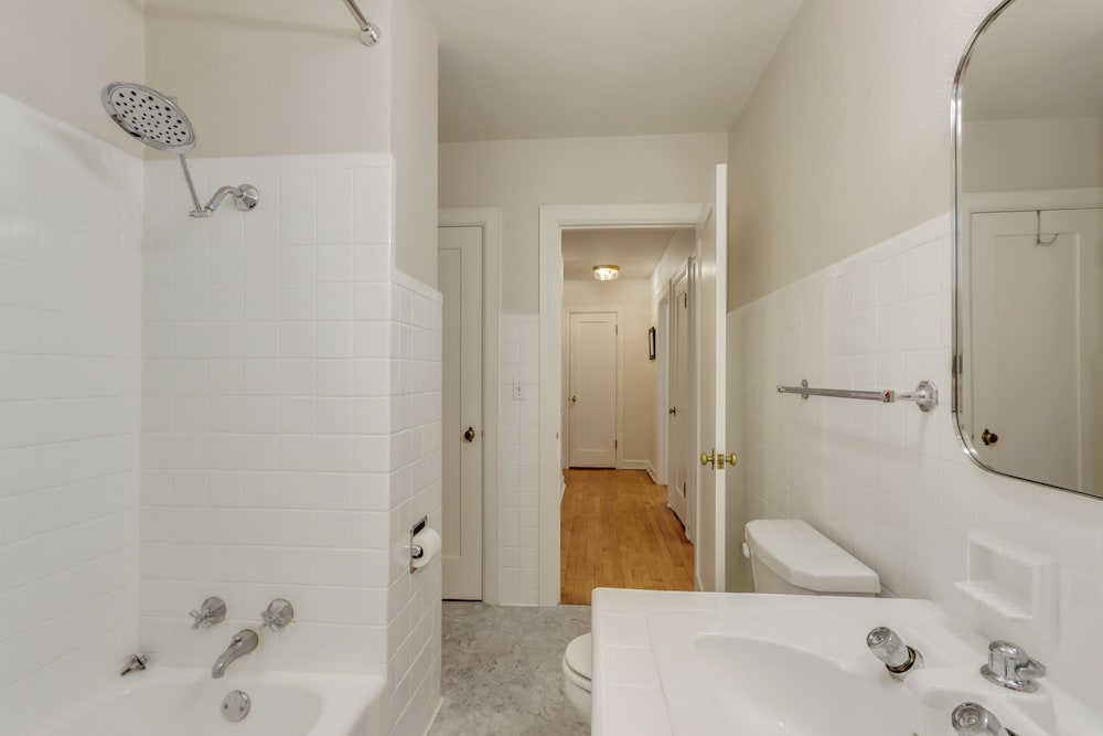 Fayetteville Home About 2 Blocks To Dickson Street — 4-Star Luxury Hotel in Fayetteville, United States