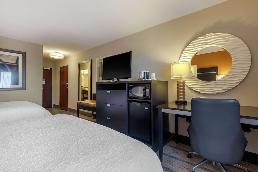 Hampton Inn & Suites Columbus - photo 15