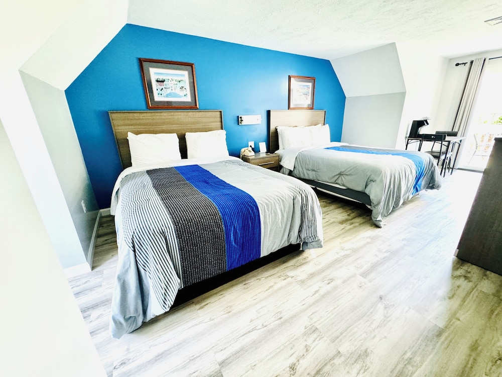 Blue Spruce Motel & Townhouses - photo 17