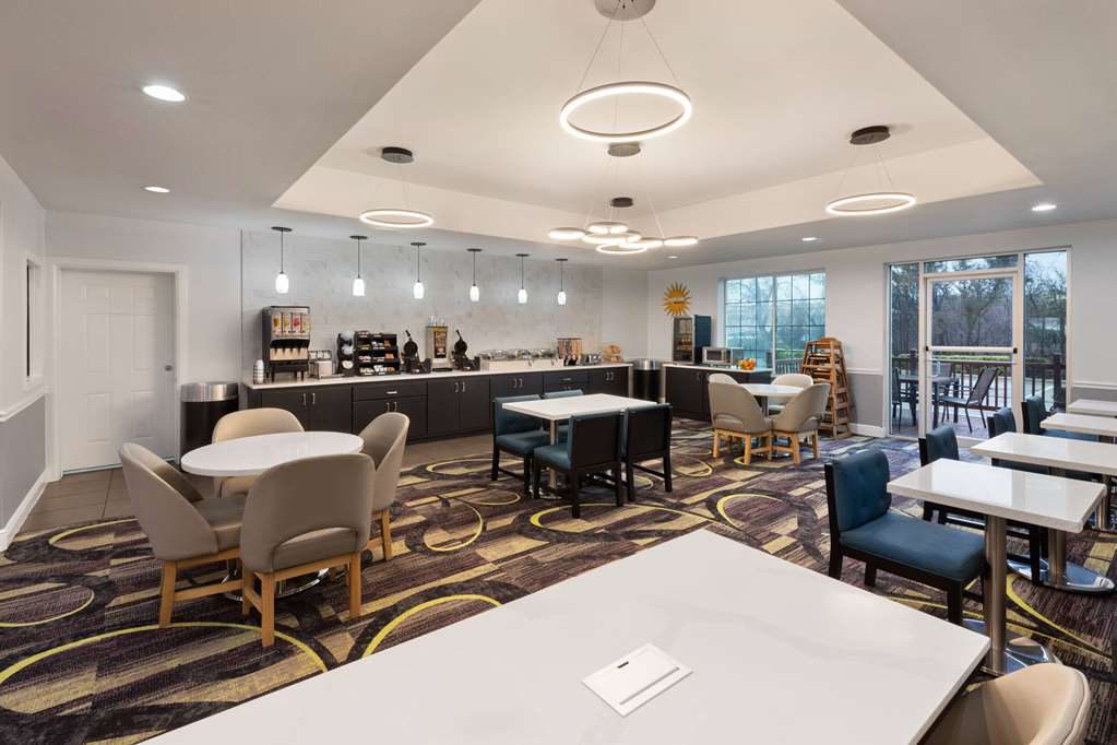 La Quinta Inn & Suites by Wyndham Austin Cedar Park - photo 38