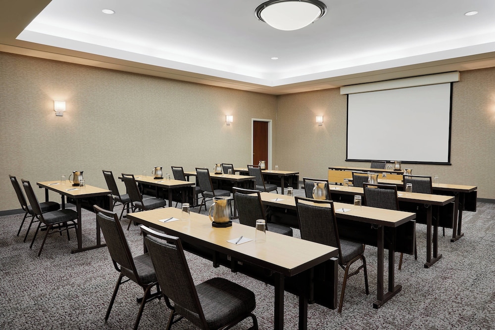 Courtyard by Marriott Milwaukee Downtown - photo 35