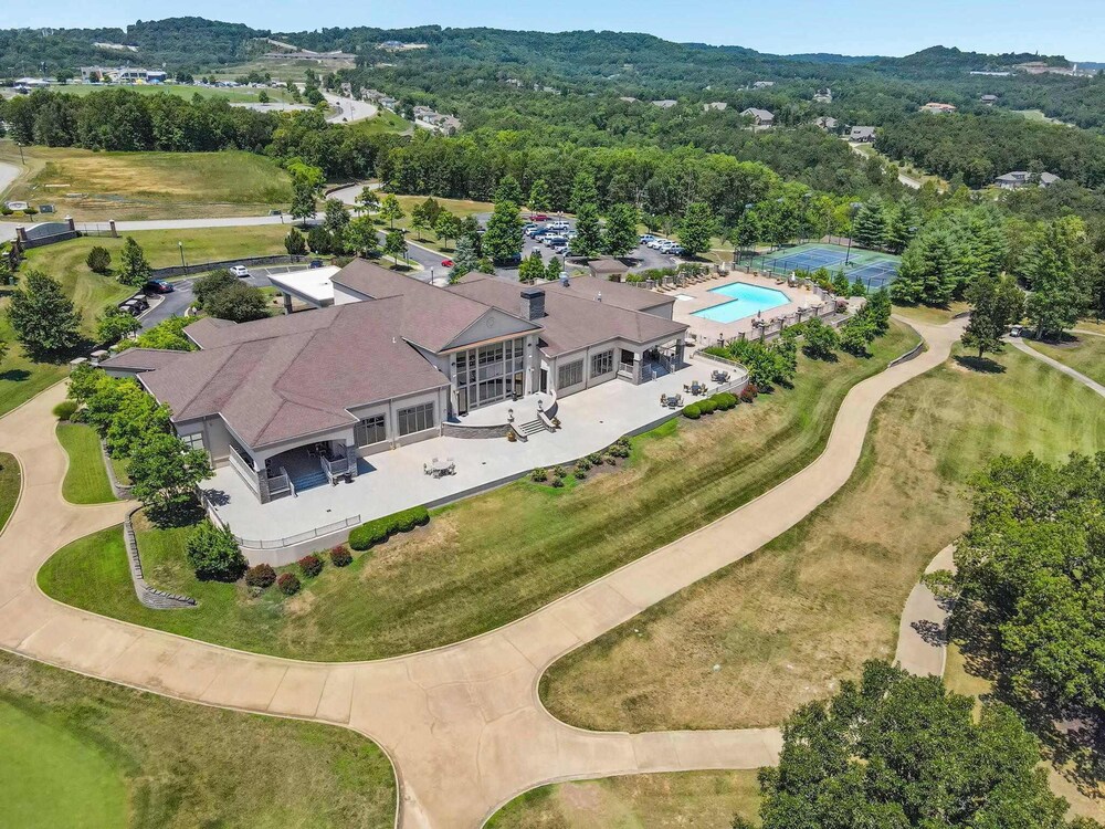 Villa at the Hills A Grand Branson Vacation 4 BDR Golf Resort Villa - photo 40