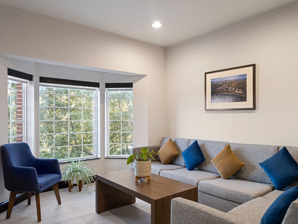 Staybridge Suites Rochester University an IHG Hotel - photo 3