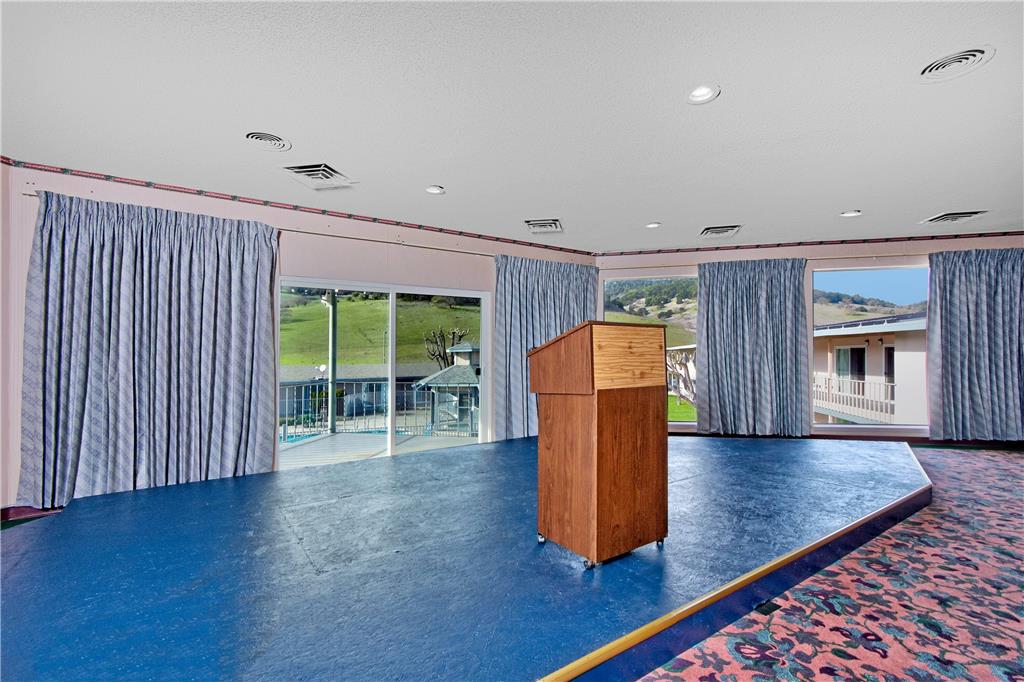 Days Inn by Wyndham Novato San Francisco - photo 55