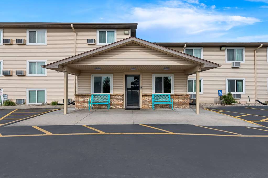 Super 8 by Wyndham Council Bluffs IA Omaha NE Area - photo 3