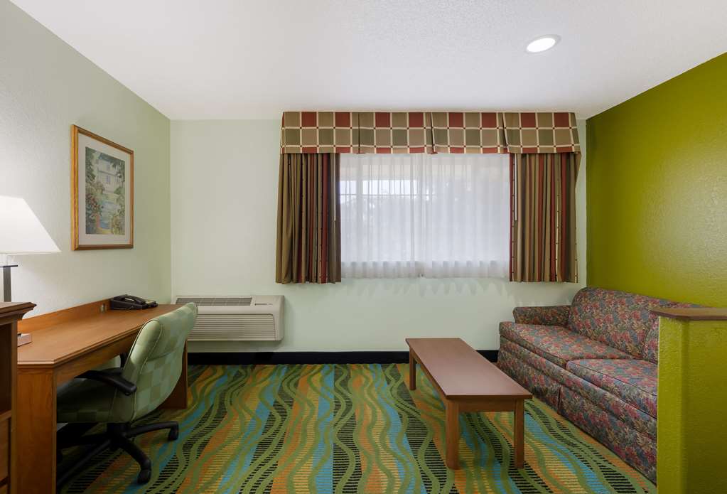 Quality Inn & Suites Medford Airport - photo 21