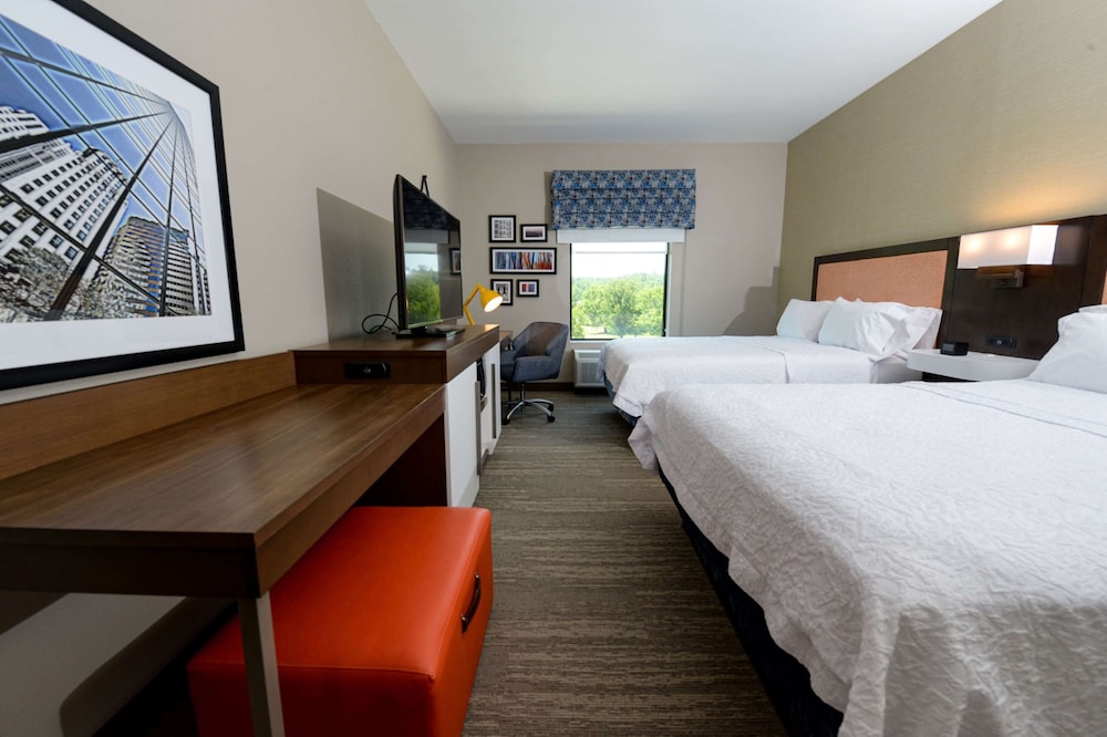 Hampton Inn & Suites Lenoir - photo 11