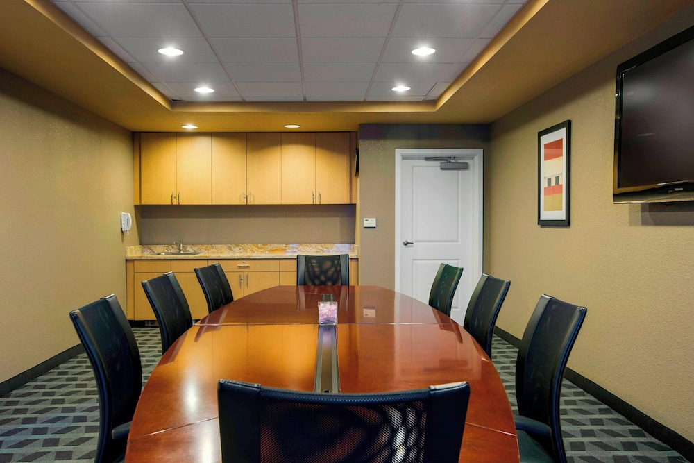 TownePlace Suites Kansas City Overland Park - photo 30