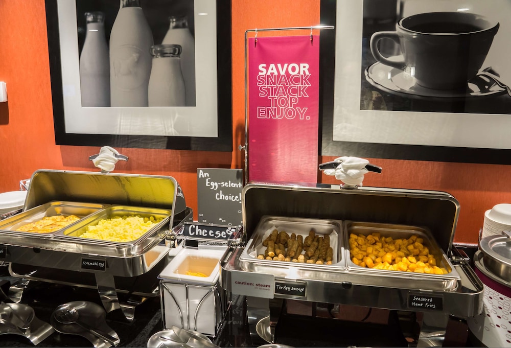 Hampton Inn & Suites Orlando At SeaWorld - photo 33