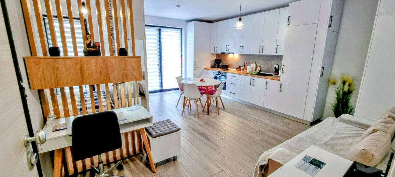 ATENEO ApArt Hotel Studio DeLuxe MODERN Apartment with Big Balcony and Free Parking — 4-Star Luxury Hotel in Timisoara, Romania