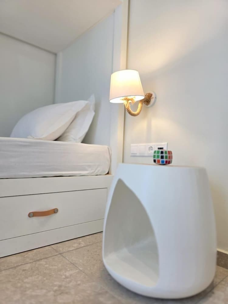 JM Dēos Suites - carbon neutral hotel in Unknown City