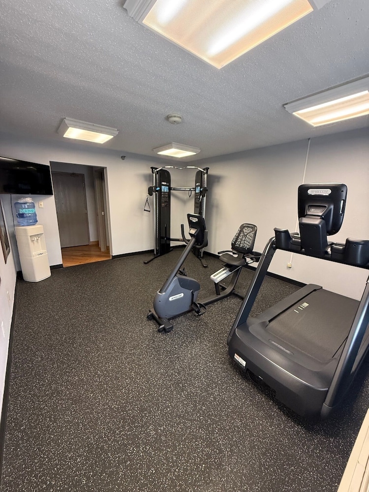 Baymont by Wyndham Columbia MO - photo 15