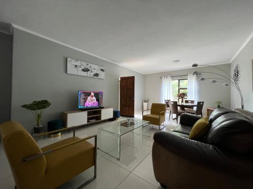 Vic’s place With backup power in Randburg, South Africa