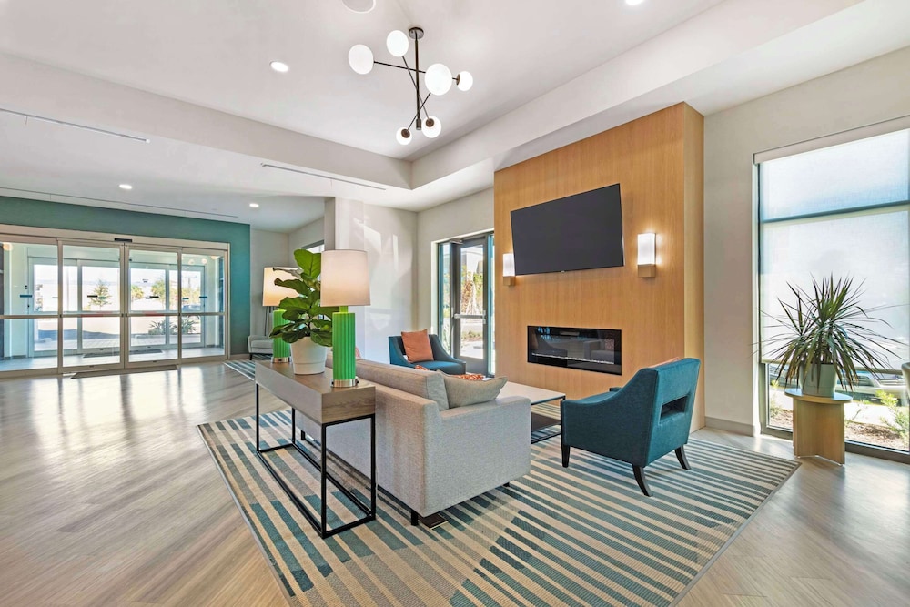 Comfort Suites Titusville near Kennedy Space Center - photo 4